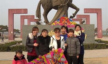 青春在奉献中闪光、梦想在天空上翱翔—成武公司庆祝“三.八”妇女节